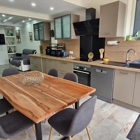 Nouveau ! Maison Dora 4-6 Pers à St Pierre La Proche De La Et De Toutes Commodités à Pied