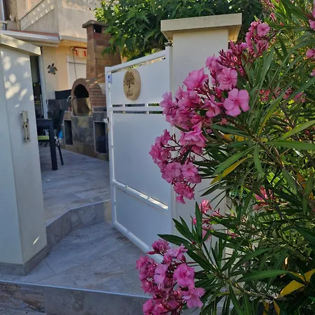 Nouveau ! Maison Dora 4-6 Pers à St Pierre La Proche De La Et De Toutes Commodités à Pied Hébergement de vacances